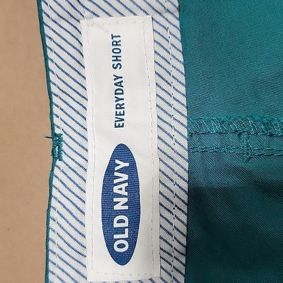 Old Navy Size 6 Dark Teal Green/Blue "Everyday Short", Excellent Used Condition - Picture 3 of 10